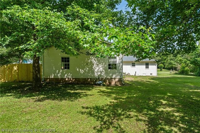 3127 Twin Oaks Road, Van Buren, AR 72956