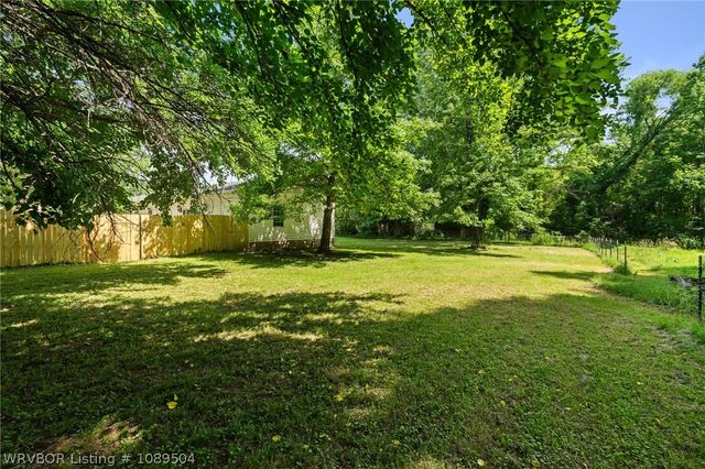 3127 Twin Oaks Road, Van Buren, AR 72956