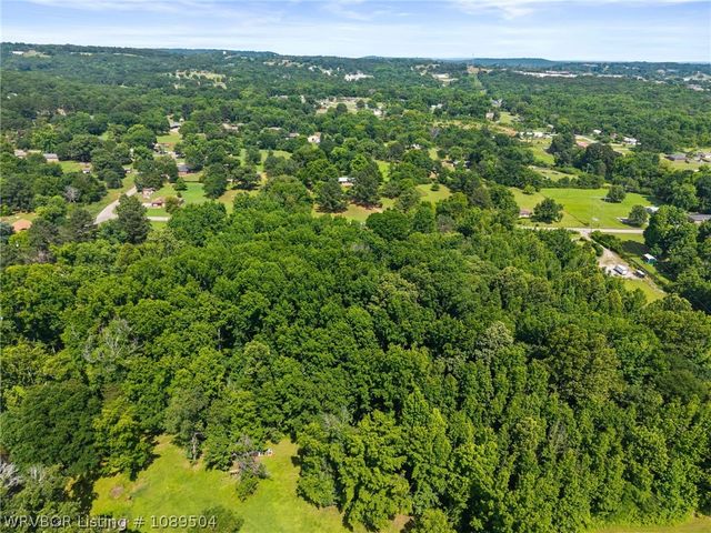 3127 Twin Oaks Road, Van Buren, AR 72956