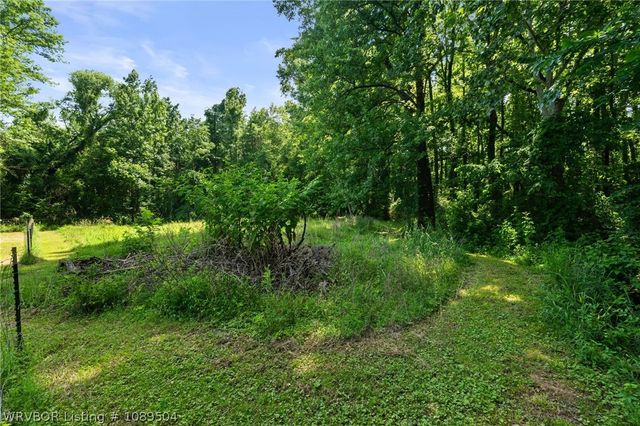 3127 Twin Oaks Road, Van Buren, AR 72956