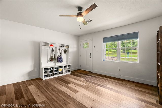 3127 Twin Oaks Road, Van Buren, AR 72956