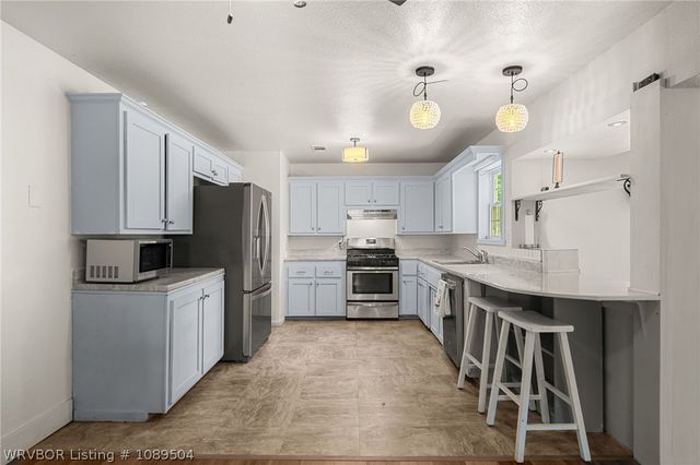 3127 Twin Oaks Road, Van Buren, AR 72956