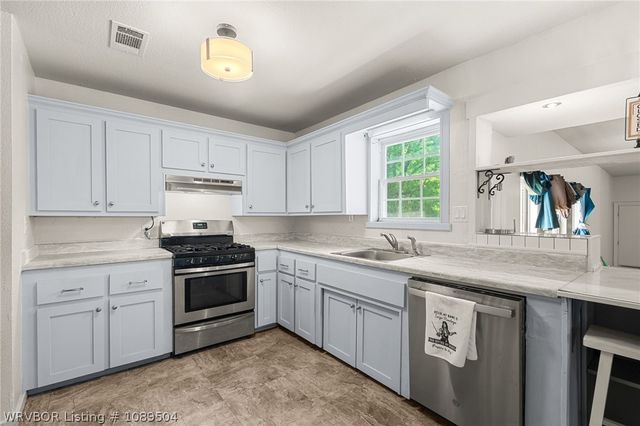3127 Twin Oaks Road, Van Buren, AR 72956