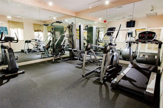 7715 NW 22nd Ave 201, Miami, FL 33147