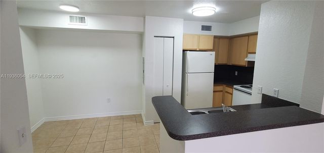 7715 NW 22nd Ave 201, Miami, FL 33147