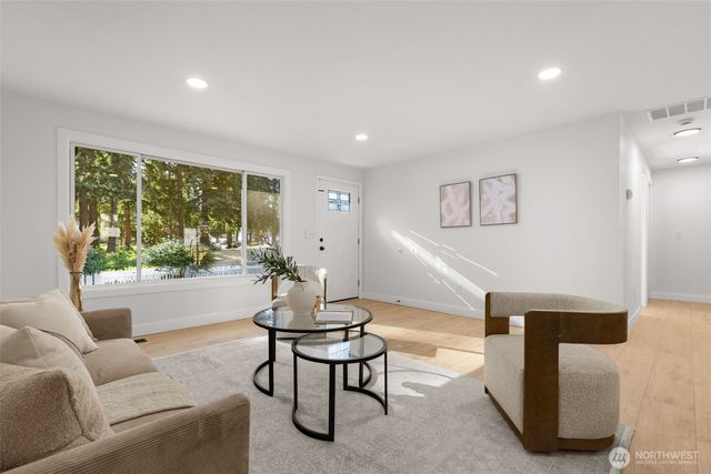 33614 35th Avenue SW, Federal Way, WA 98023