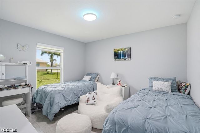 1201 NW 14th PL, Cape Coral, FL 33993