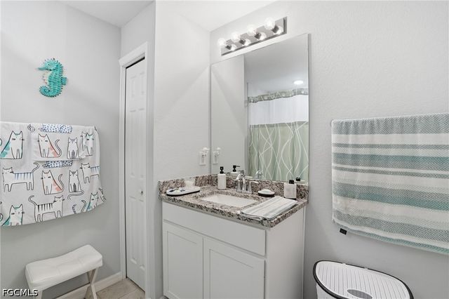1201 NW 14th PL, Cape Coral, FL 33993