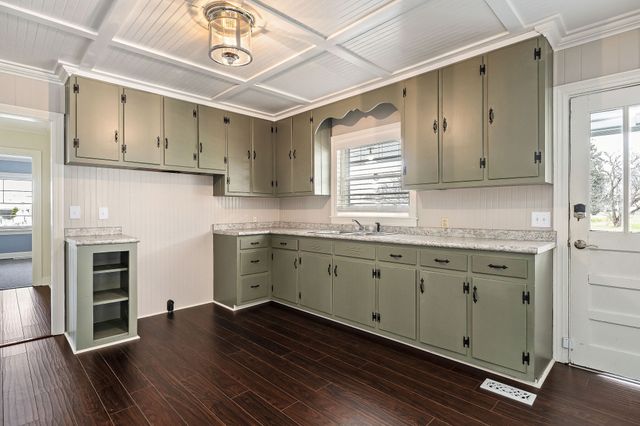 805 N Chancery St, Mcminnville, TN 37110
