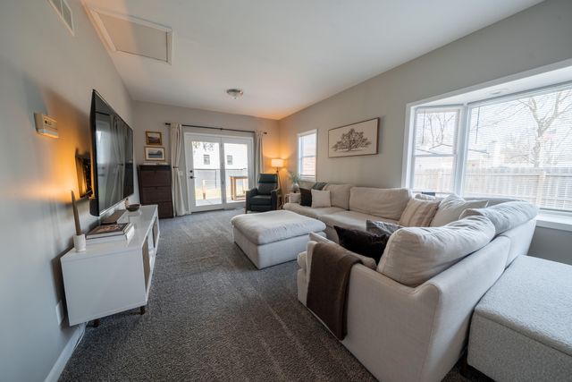 427 Lamoreaux Drive Nw, Alpine Twp, MI 49321