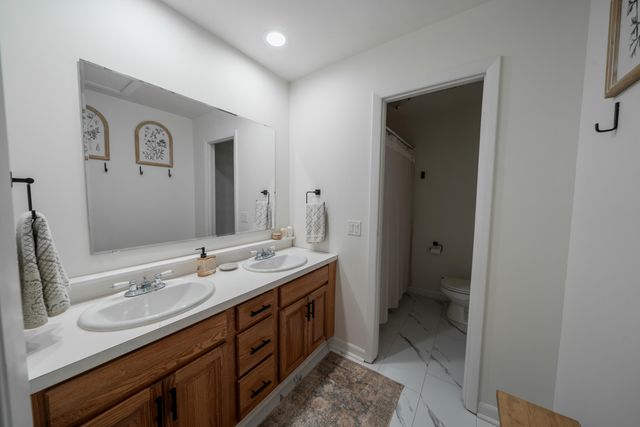 427 Lamoreaux Drive Nw, Alpine Twp, MI 49321