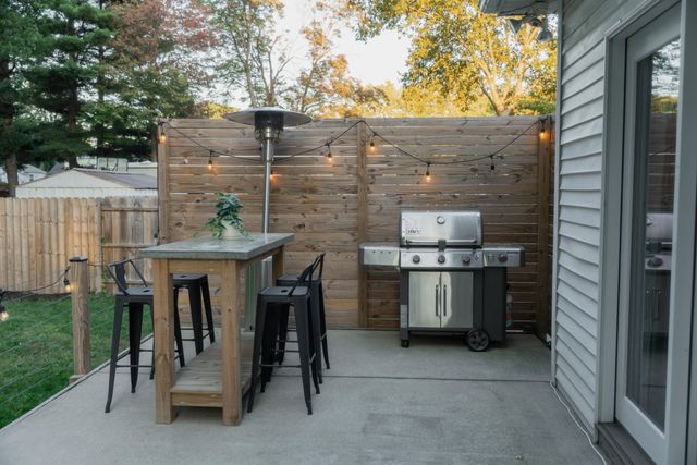 427 Lamoreaux Drive Nw, Alpine Twp, MI 49321