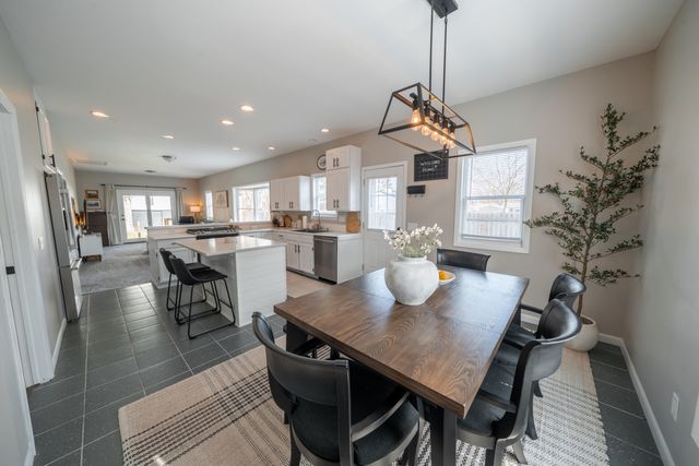 427 Lamoreaux Drive Nw, Alpine Twp, MI 49321