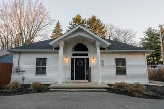 427 Lamoreaux Drive Nw, Alpine Twp, MI 49321