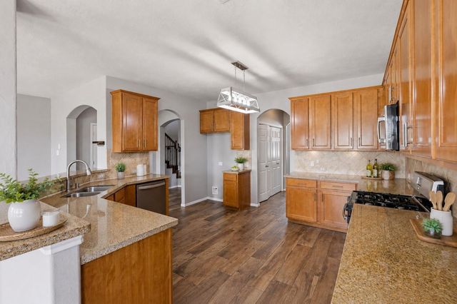 9611 Indian Trail, Mont Belvieu, TX 77523