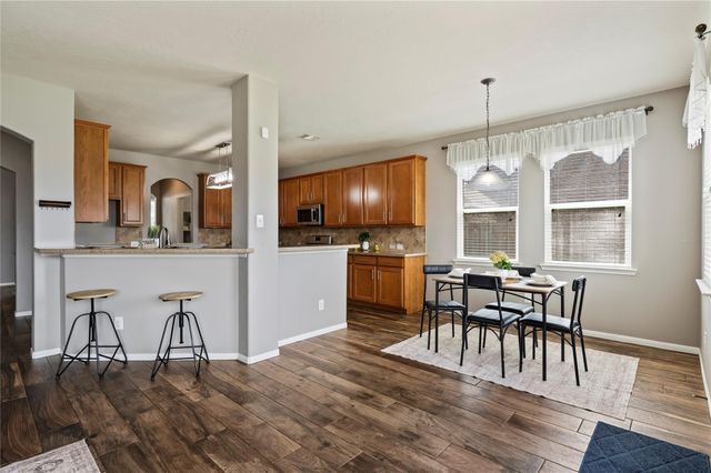 9611 Indian Trail, Mont Belvieu, TX 77523