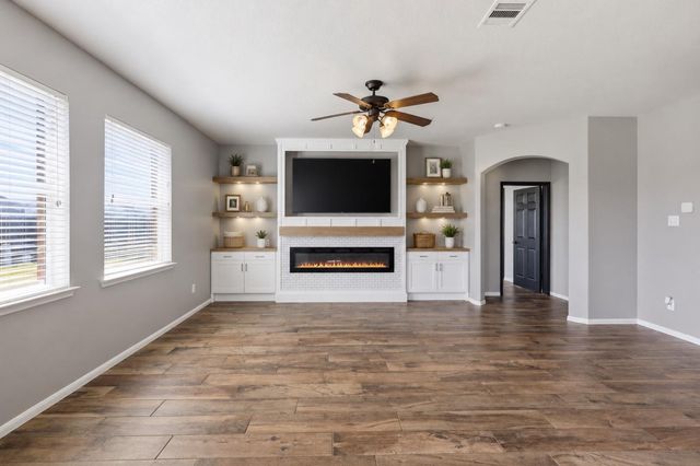 9611 Indian Trail, Mont Belvieu, TX 77523