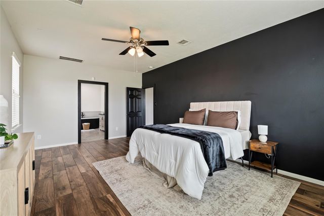9611 Indian Trail, Mont Belvieu, TX 77523
