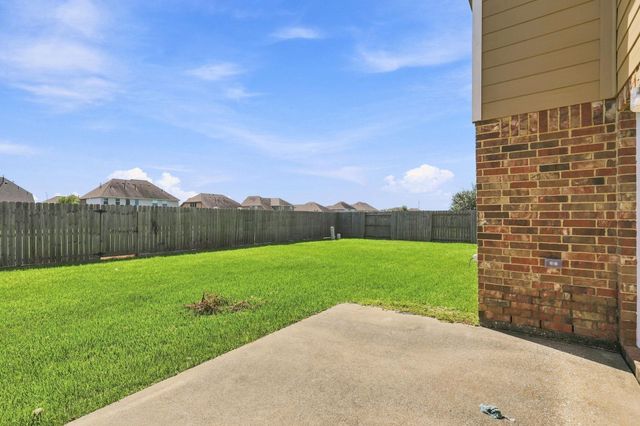 9611 Indian Trail, Mont Belvieu, TX 77523