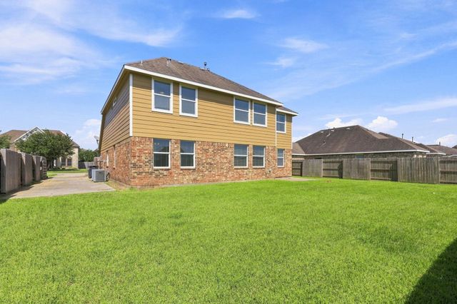9611 Indian Trail, Mont Belvieu, TX 77523