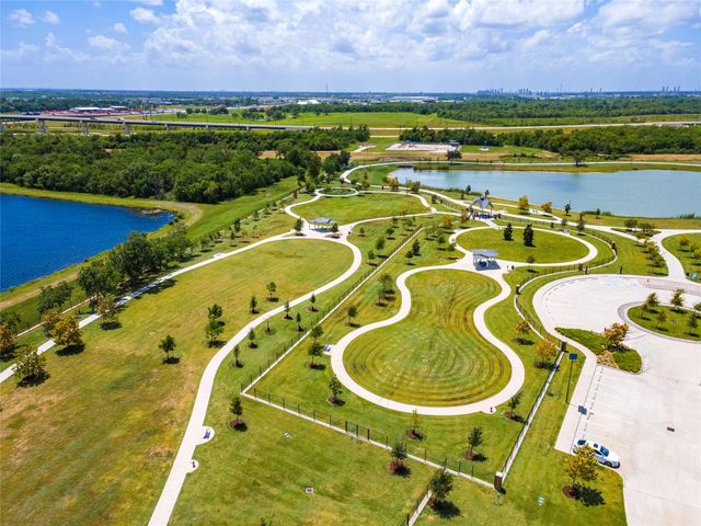 9611 Indian Trail, Mont Belvieu, TX 77523