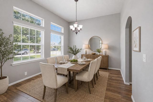 9611 Indian Trail, Mont Belvieu, TX 77523