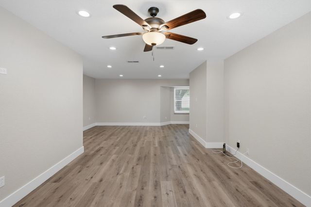 332 S Sealy Avenue, Justin, TX 76247