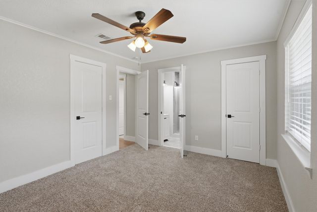 332 S Sealy Avenue, Justin, TX 76247