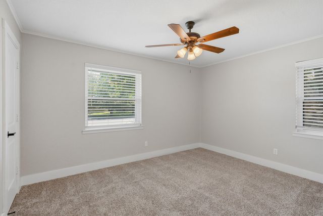 332 S Sealy Avenue, Justin, TX 76247