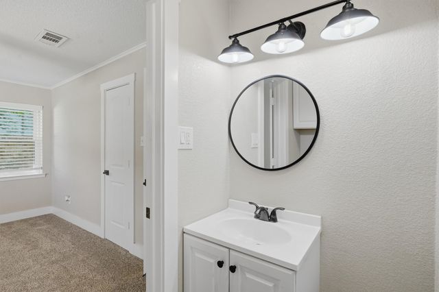 332 S Sealy Avenue, Justin, TX 76247
