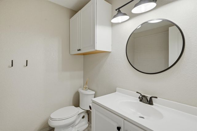 332 S Sealy Avenue, Justin, TX 76247