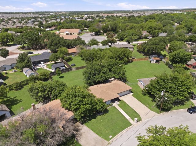 332 S Sealy Avenue, Justin, TX 76247