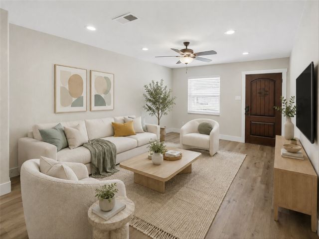 332 S Sealy Avenue, Justin, TX 76247