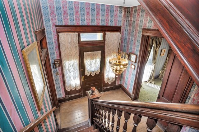 311 E Colorado Street, La Grange, TX 78945