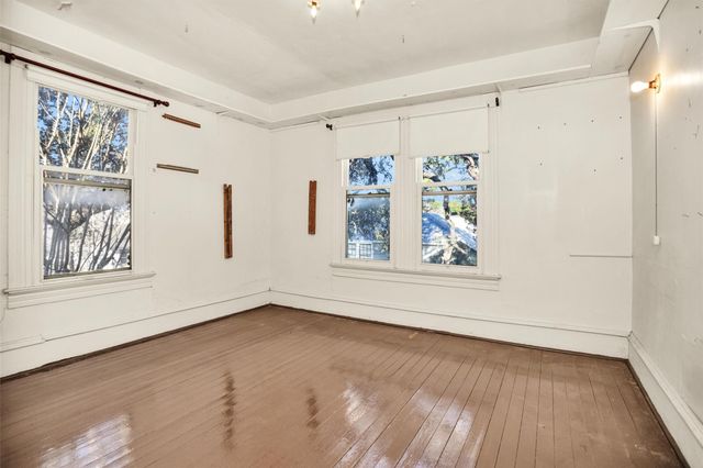 311 E Colorado Street, La Grange, TX 78945