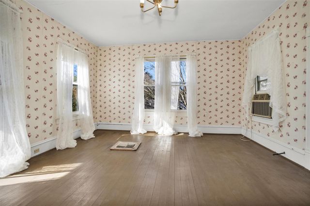 311 E Colorado Street, La Grange, TX 78945