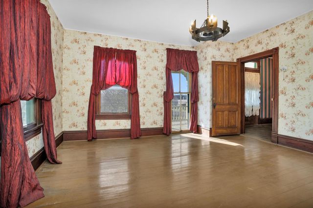 311 E Colorado Street, La Grange, TX 78945