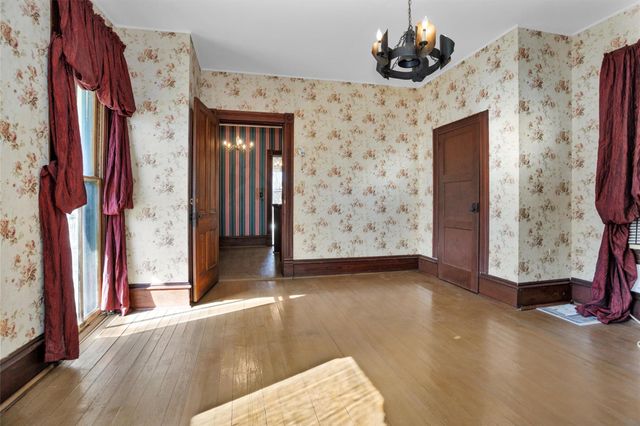 311 E Colorado Street, La Grange, TX 78945