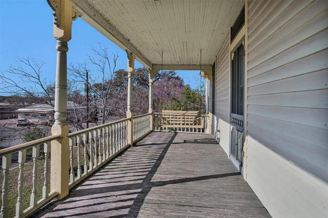 311 E Colorado Street, La Grange, TX 78945