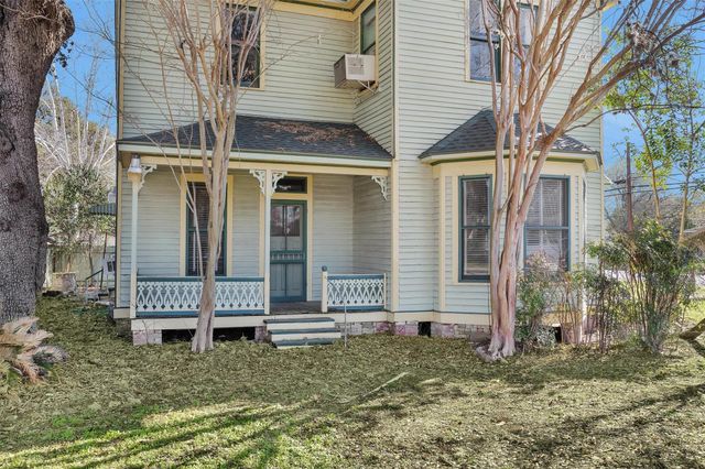 311 E Colorado Street, La Grange, TX 78945