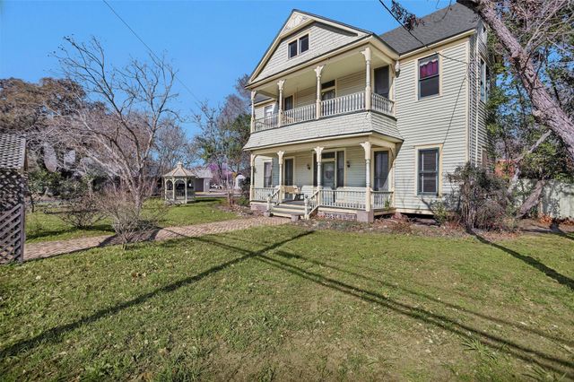 311 E Colorado Street, La Grange, TX 78945