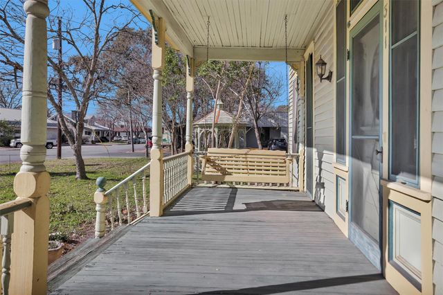 311 E Colorado Street, La Grange, TX 78945