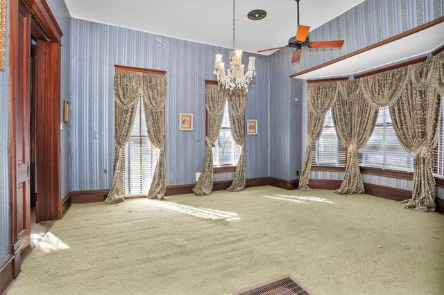 311 E Colorado Street, La Grange, TX 78945