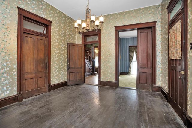 311 E Colorado Street, La Grange, TX 78945