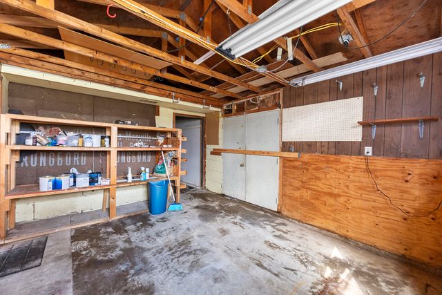 2425 W 46th Street, Davenport, IA 52806
