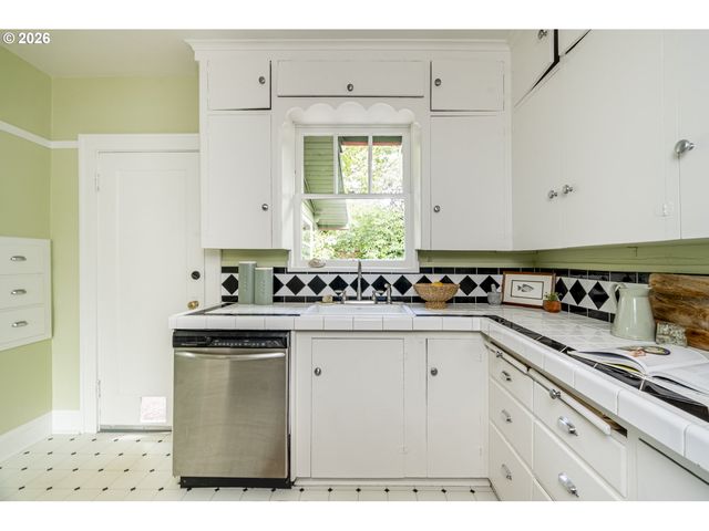 4124 Ne 81ST Ave, Portland, OR 97218