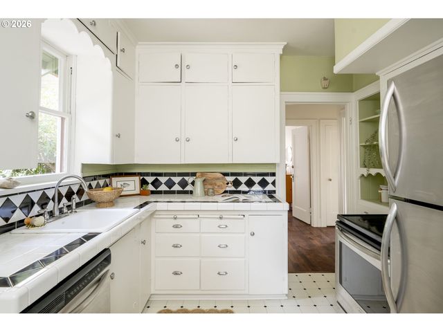 4124 Ne 81ST Ave, Portland, OR 97218