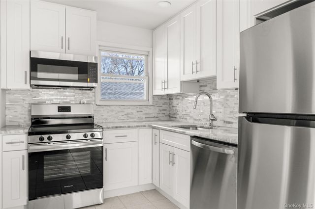 345 41 ST Street, Copiague, NY 11726