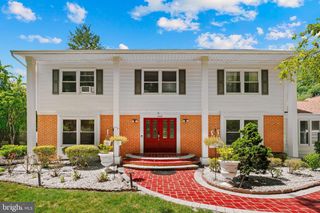 1 W CARTWRIGHT DR, Princeton Junction, NJ 08550
