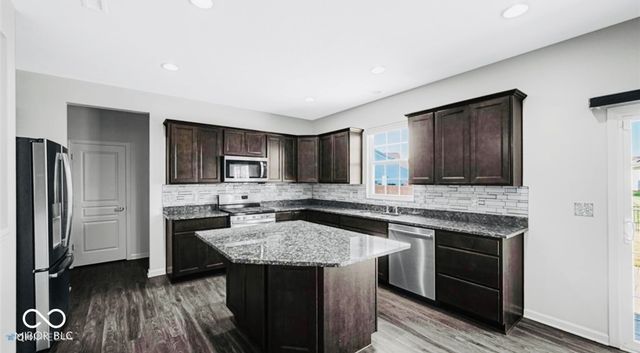 6162 Crabapple Drive, Whitestown, IN 46075